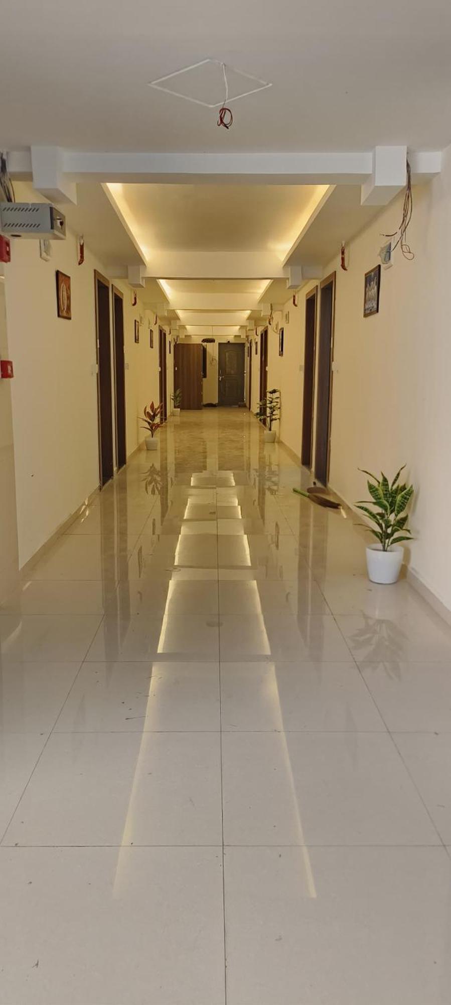 Hotel Royal Night Daman Esterno foto