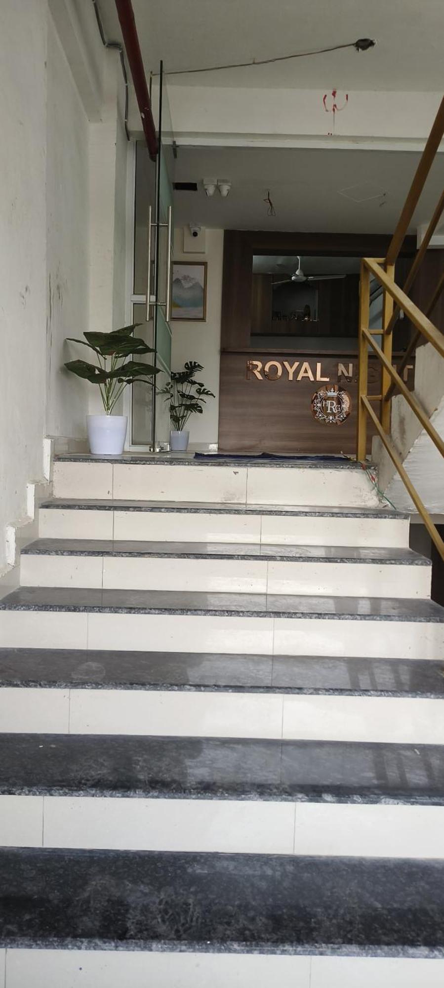 Hotel Royal Night Daman Esterno foto