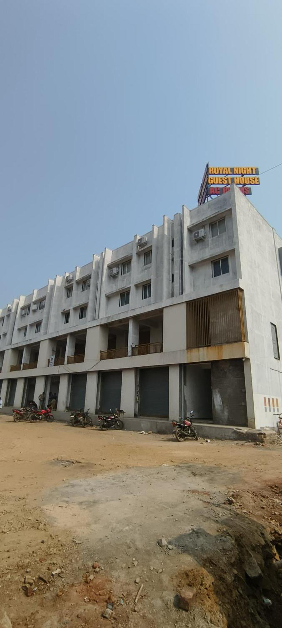 Hotel Royal Night Daman Esterno foto