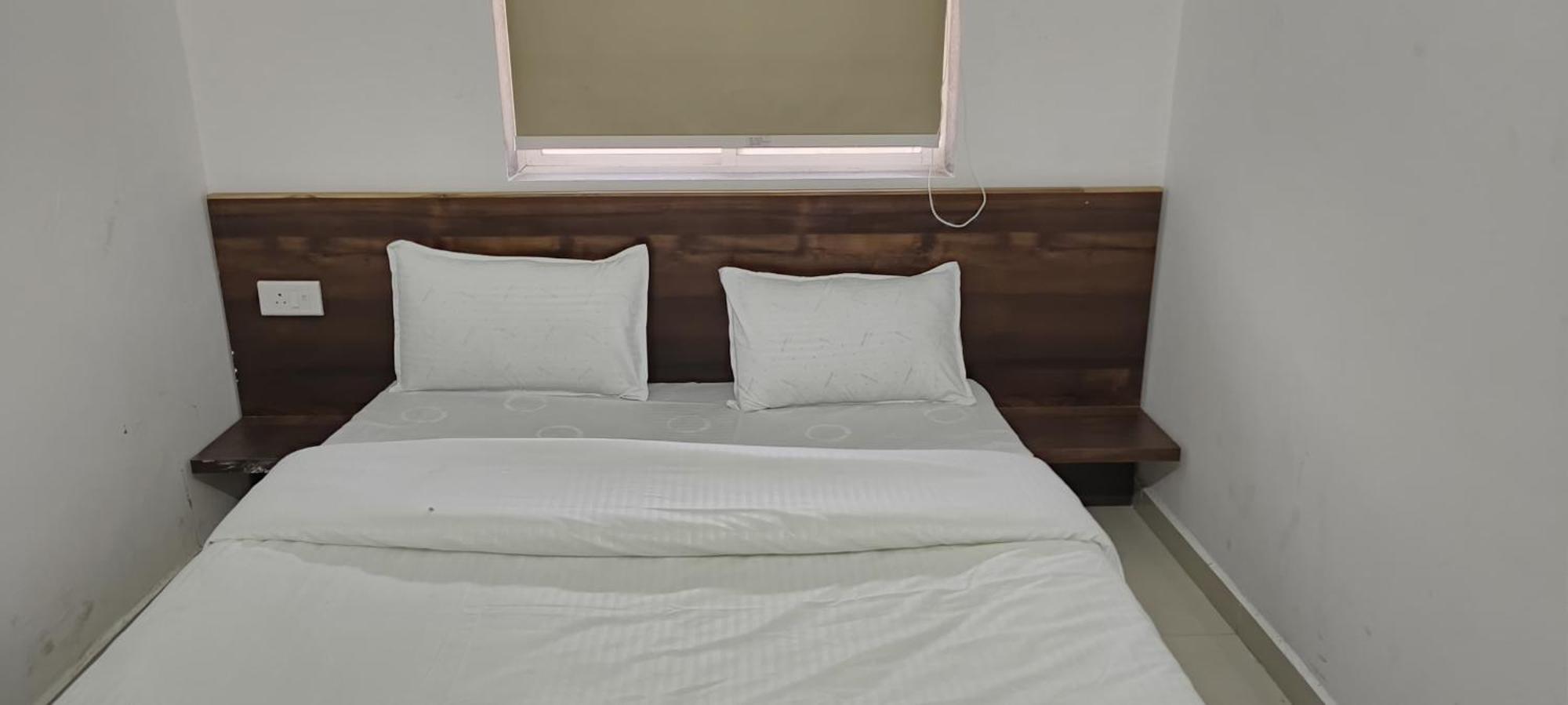 Hotel Royal Night Daman Esterno foto