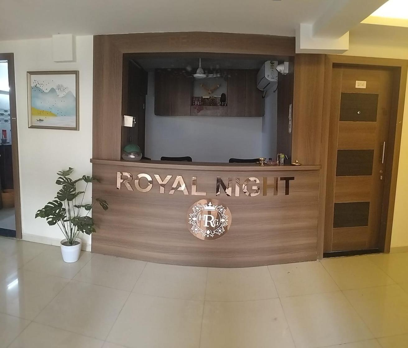Hotel Royal Night Daman Esterno foto