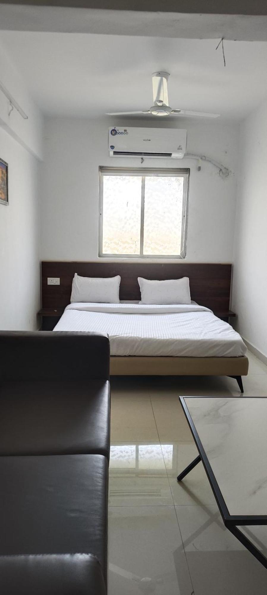 Hotel Royal Night Daman Esterno foto